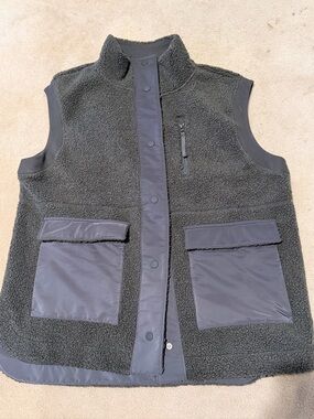 Women’s FLX Charcoal Fleece Vest - Relaxed Sherpa Vest Sz L